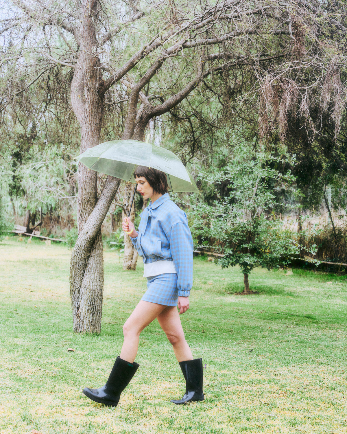 Alicia, entre interior y jardín — fotografía 7